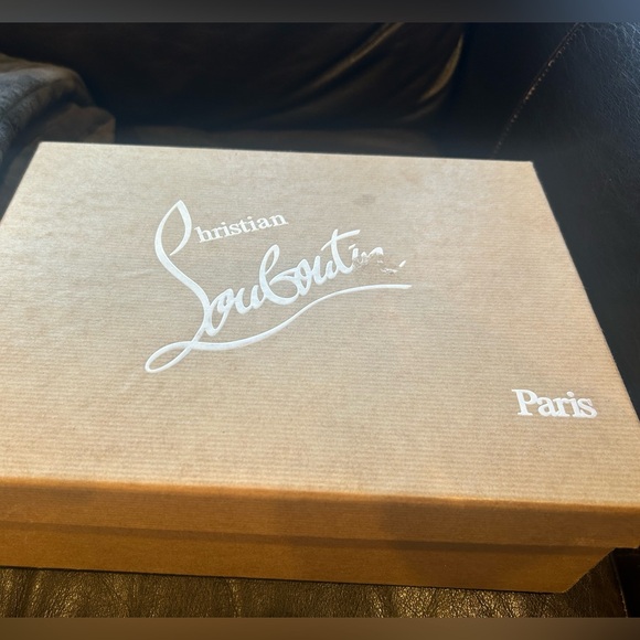Beautiful Christian Louboutin Patent ME PAM 100mm heels. NEVER WORN NEW IN BOX. - Picture 2 of 8